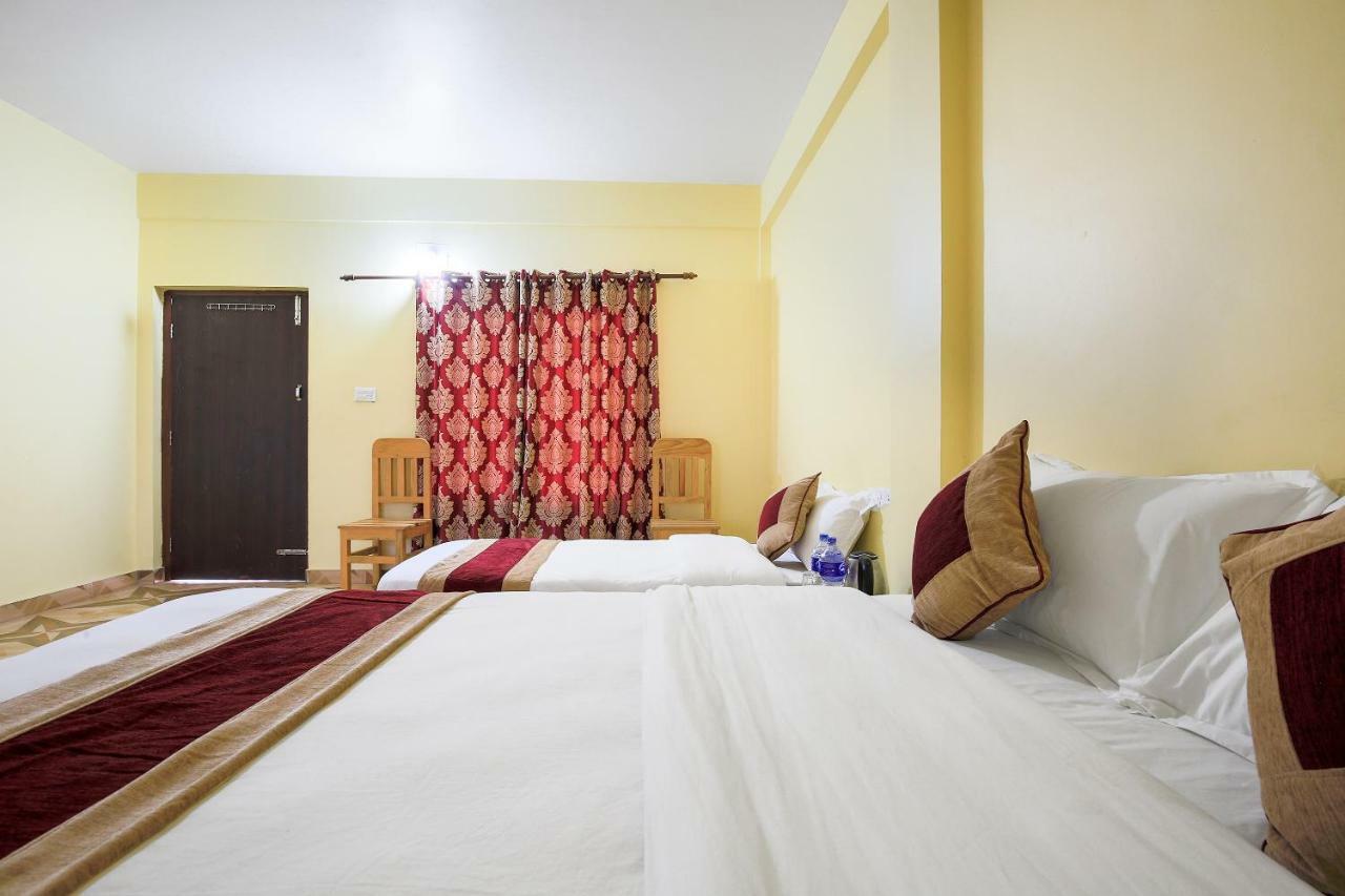 Vision Safari Pvt Ltd Hotel Sauraha Exterior photo