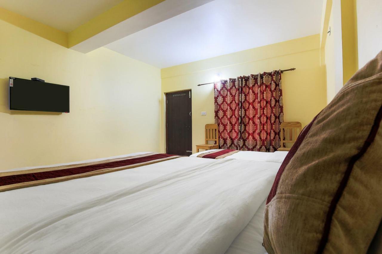 Vision Safari Pvt Ltd Hotel Sauraha Exterior photo